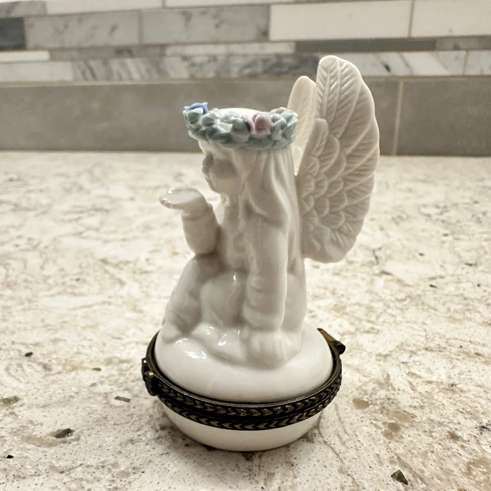 Vintage Angel girl porcelain trinket‎ jewelry box